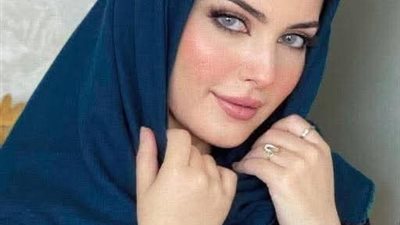 كنت طالعه من بيتنا رايحه الجامعه 